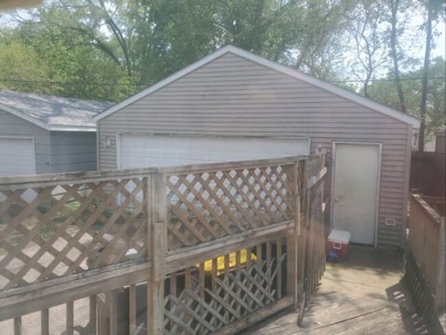 Building Photo - 2 bedroom home available in Loves Park