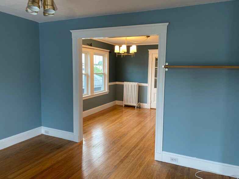 Building Photo - 37 Clark St