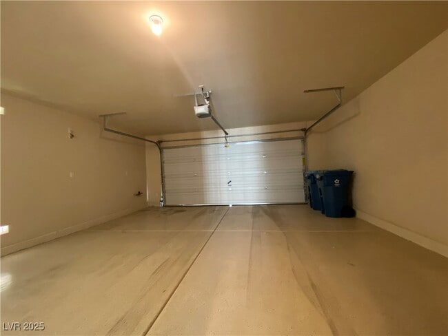 Building Photo - 5251 Sand Dollar Ave