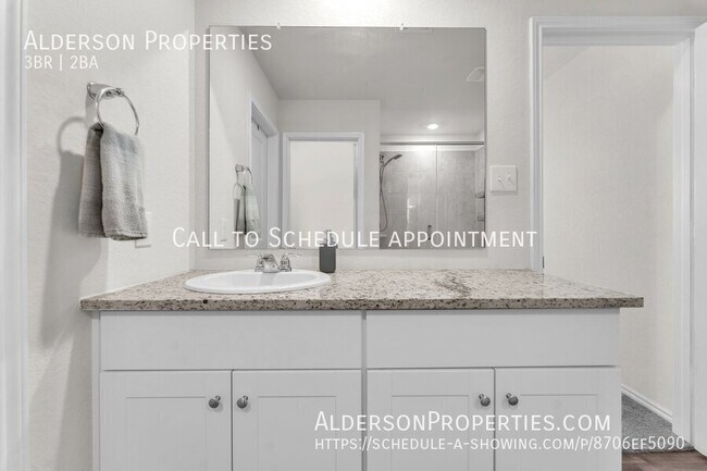 Building Photo - 4410 Lake Ritter St