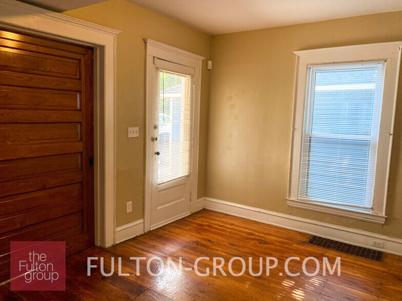 Building Photo - 710 Veto St NW