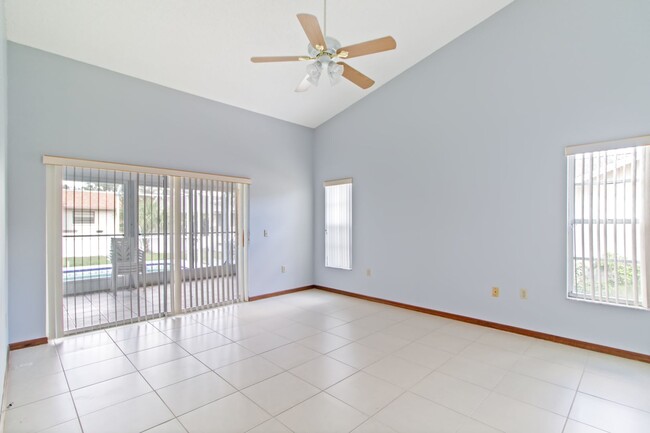Building Photo - Hudson Pool Home for Lease