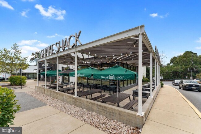 Building Photo - 9 Snug Hill Ct