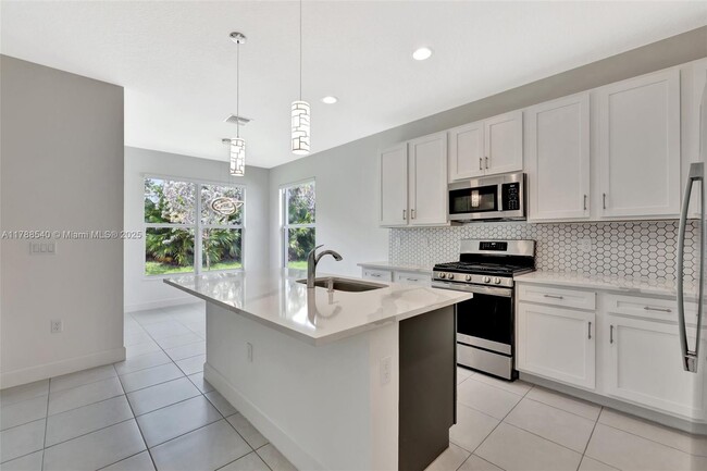 Building Photo - 12756 SW Clear Water Way