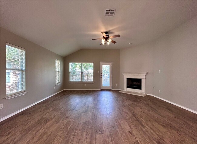 Building Photo - 2037 Rachel Ln