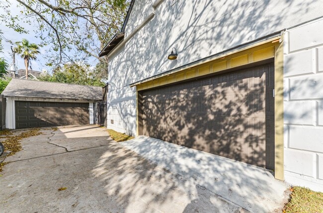 Building Photo - 4718 N Braeswood Blvd