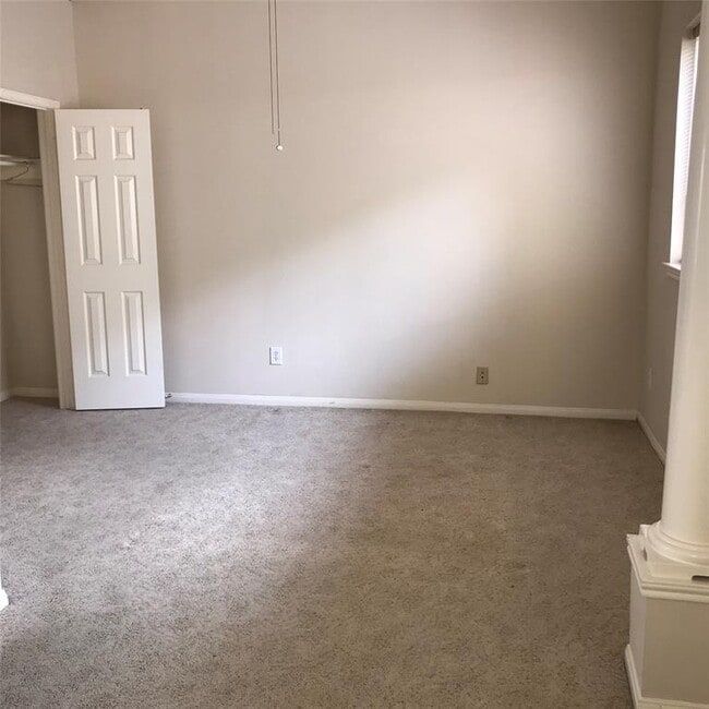 Building Photo - 2727 Gregway Ln