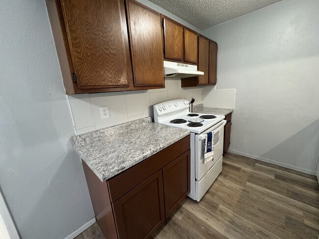 Building Photo - WAIT… THIS 2 BEDROOM APARTMENT HAS A BALCONY?!