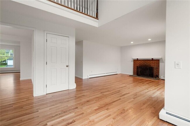 Building Photo - 43 Blue Grass Drive