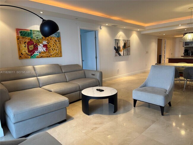 Building Photo - 1830 S Ocean Dr