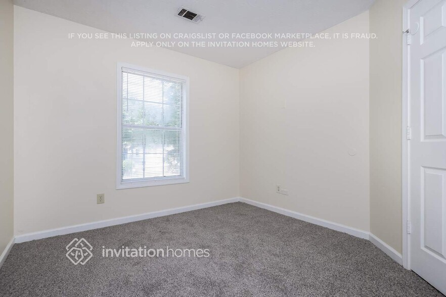 Building Photo - 221 River Birch Dr