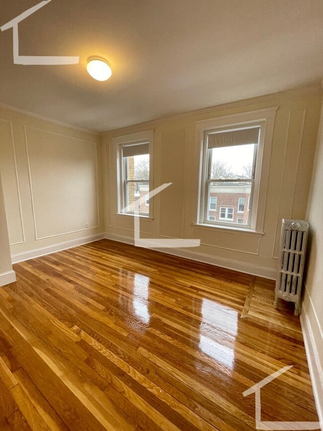 Building Photo - No Brokers Fee, No Security Deposit, Heat, Hot Water Included, Laundry on a Site