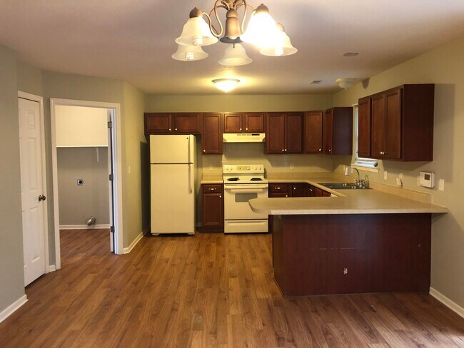 Building Photo - 5102 Sandstone Dr