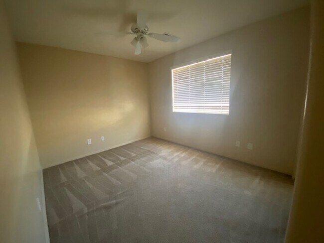 Building Photo - Gilbert 4 bedroom home