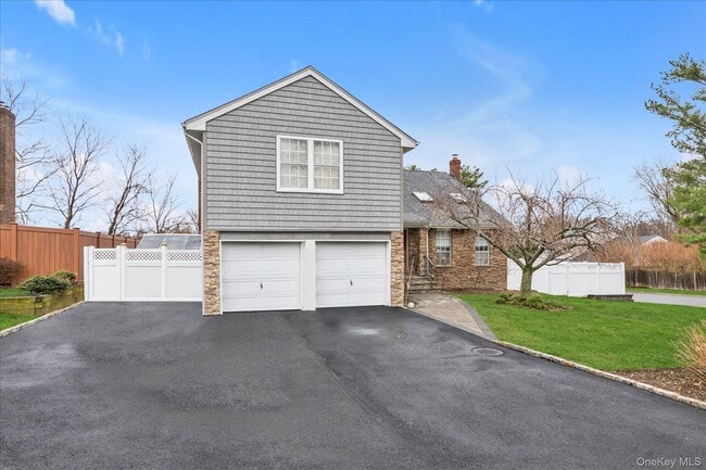 Building Photo - 8 Branding Iron Ln