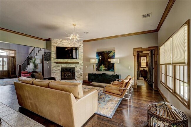Building Photo - Luxury home in Oak Tree Park with a pool/tennis court/playground/walking trails - Edmond North Hi...