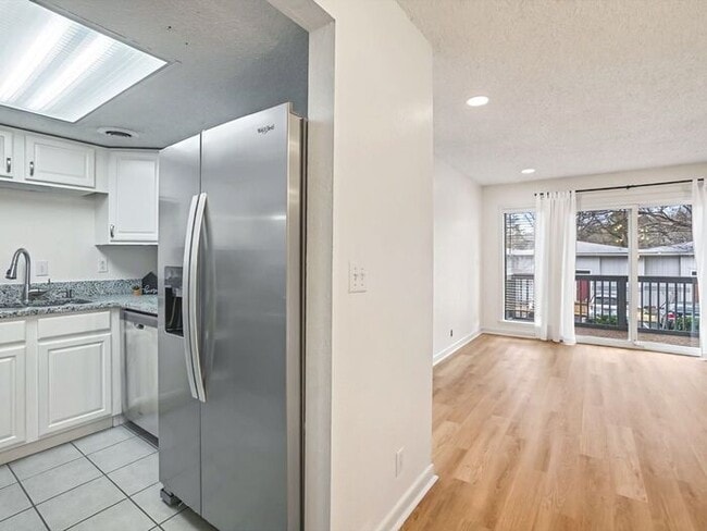 Building Photo - Lovely 2BR Condo Near Percy Warner Park – ...