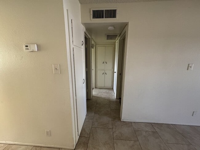 Building Photo - 7119 W Minnezona Ave