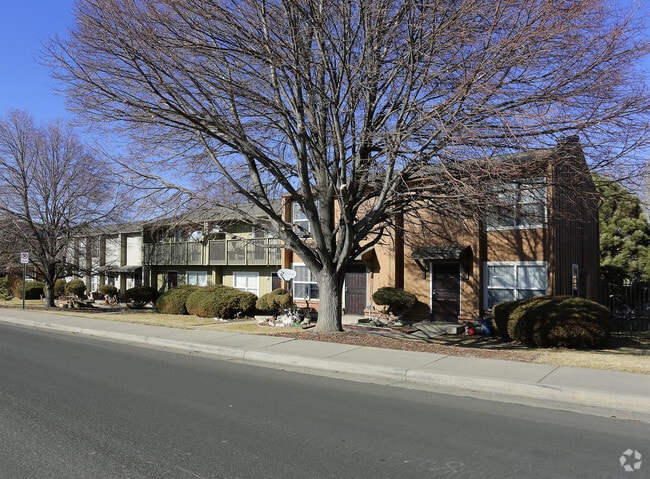 Building Photo - Summersong Townhomes