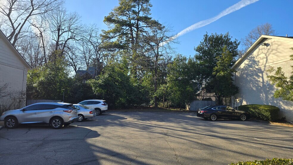 Building Photo - 284 W Central Park St