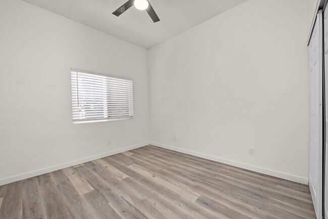 Building Photo - 6208 Pembroke Dr