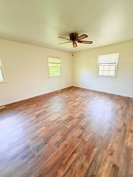 Building Photo - 4240 Embassy Dr