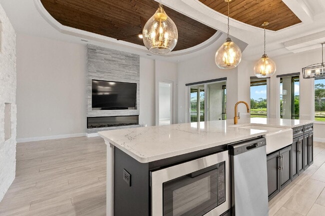 Building Photo - 128 Del Palma Dr