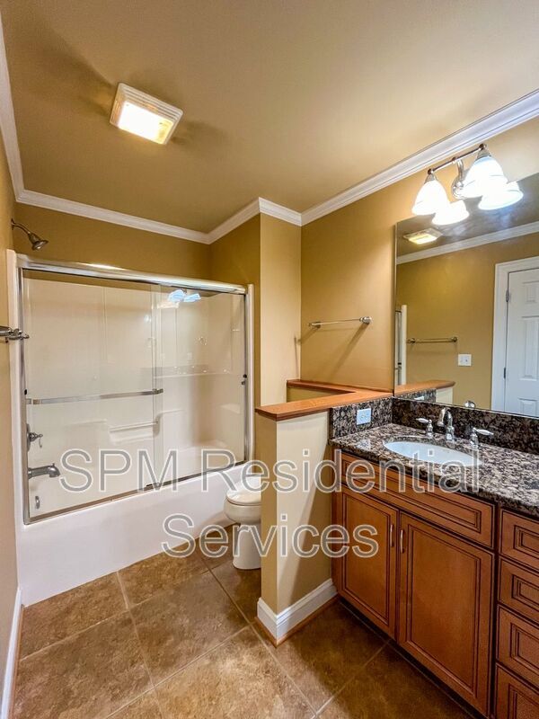 Building Photo - 726 Wine Cellar Cir