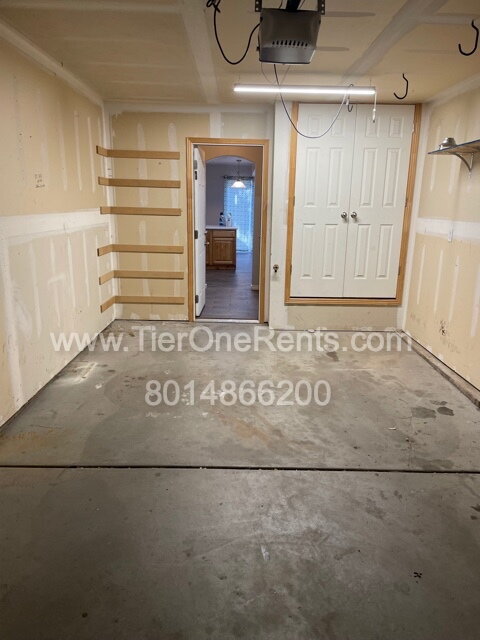 Building Photo - NO DEPOSIT option available for qualified ...