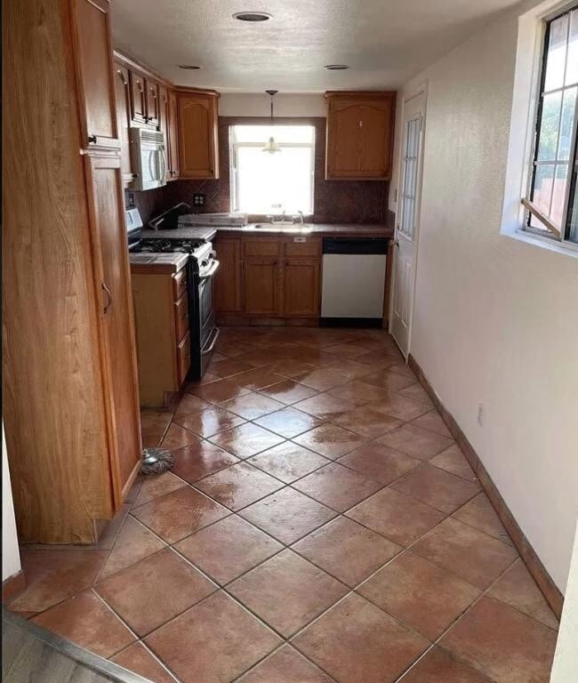 Building Photo - 45428 Raysack Ave