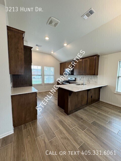 Building Photo - 3213 Hunt Dr