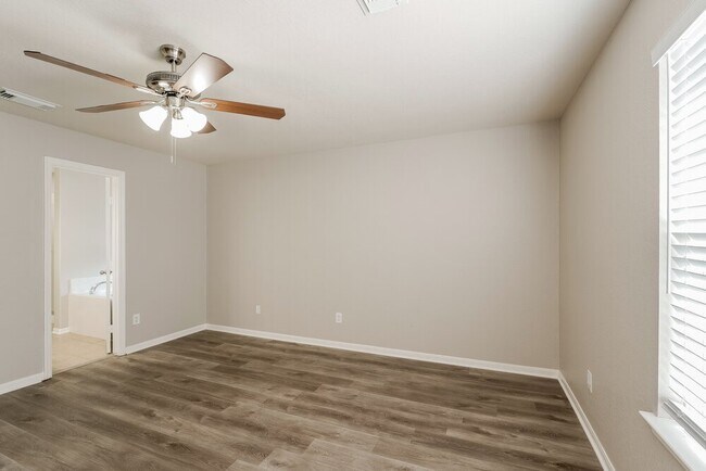 Building Photo - 8410 Tararin Ln