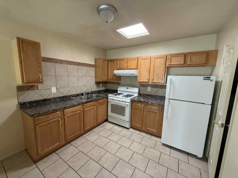 Building Photo - 5425 E 30th St