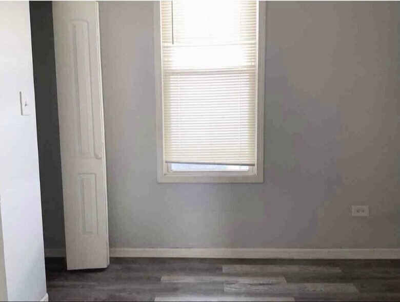 Building Photo - 8423 S Muskegon Ave