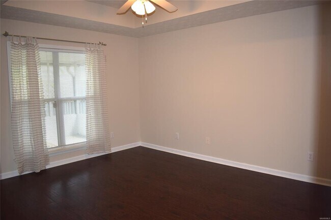 Building Photo - 1715 Young Pointe Blvd
