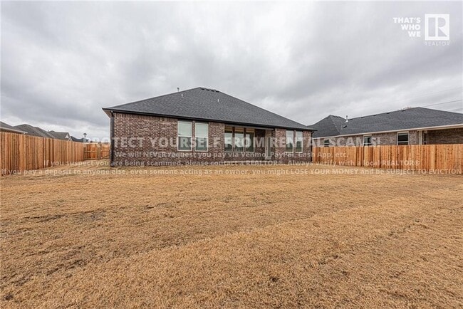 Building Photo - 566 Mcleod Dr