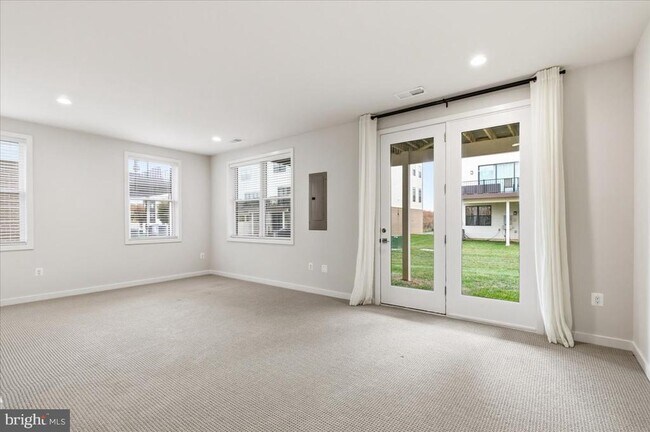 Building Photo - 23551 Buckland Farm Terrace