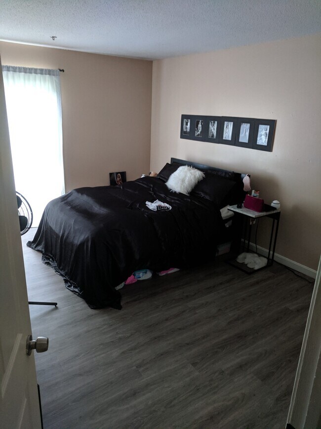 Bedroom - 37 S Williams St