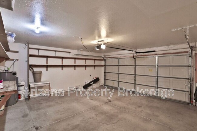 Building Photo - 4601 E Scott Ave