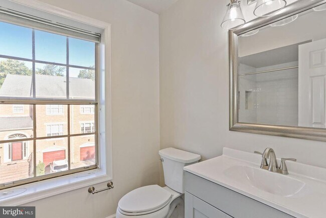 Building Photo - 1454 McLean Mews Ct