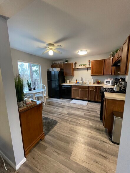 Building Photo - 27 Mayapple Ln