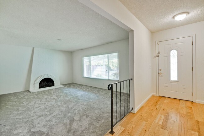 Building Photo - Nicely Refreshed Single Story 4 BR/2BA Great Location in Blossom Valley