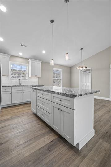 Building Photo - 302 Oak Grv Cir
