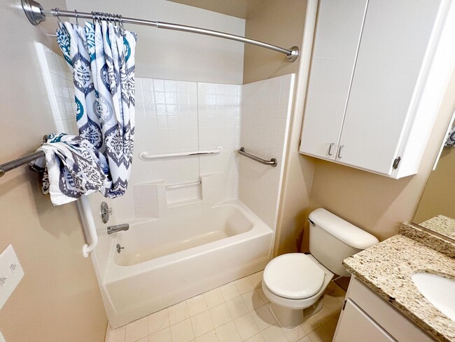 Building Photo - S207 Renovated Studio Apartment! Utilities Included!