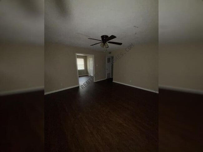 Building Photo - 1908 Kelly Dr