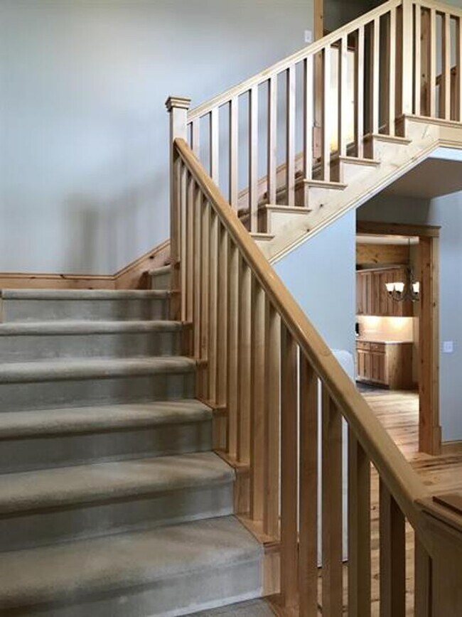 Building Photo - 4484 Alexander St