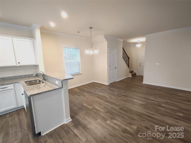 Building Photo - 7135 Thornrose Dr