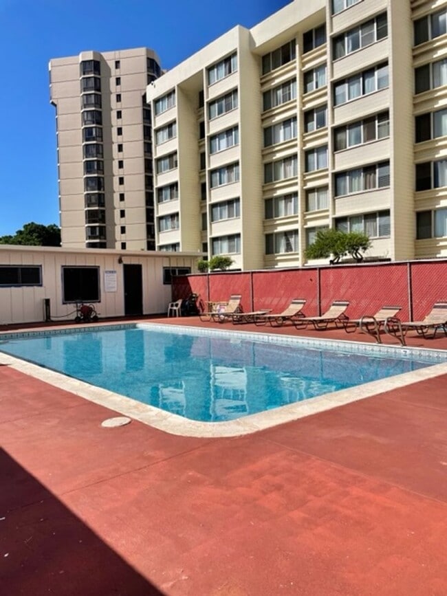 Building Photo - Charming 1-Bedroom, 1-Bath Likini West Unit – Available August 5, 2026