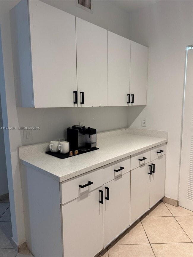 Building Photo - 19555 E Country Club Dr