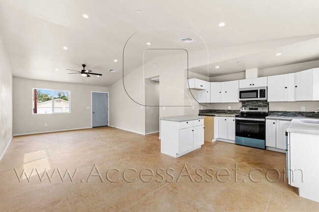 Building Photo - New Build Home with Solar in Lake Elsinore!